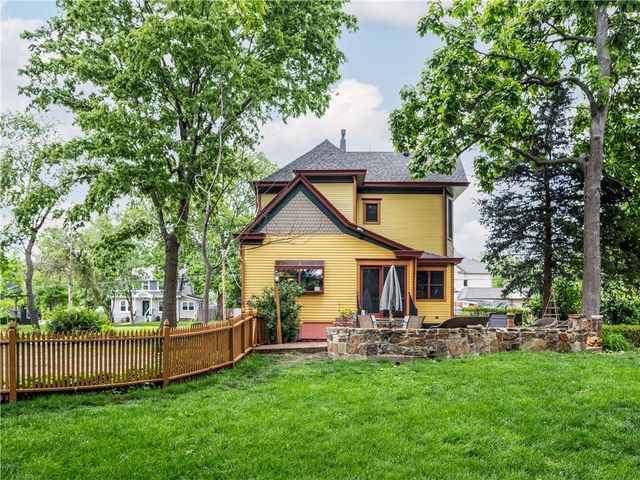 1704 SW Walnut Street, Blue Springs, MO 64015