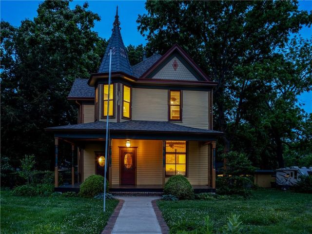 1704 SW Walnut Street, Blue Springs, MO 64015