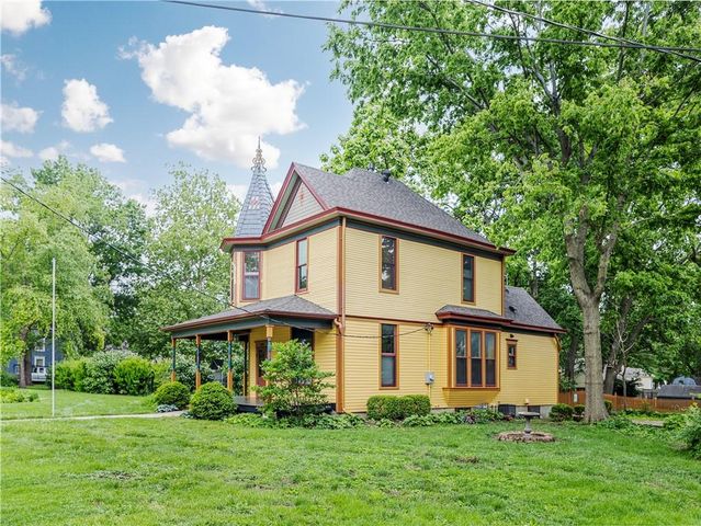 1704 SW Walnut Street, Blue Springs, MO 64015