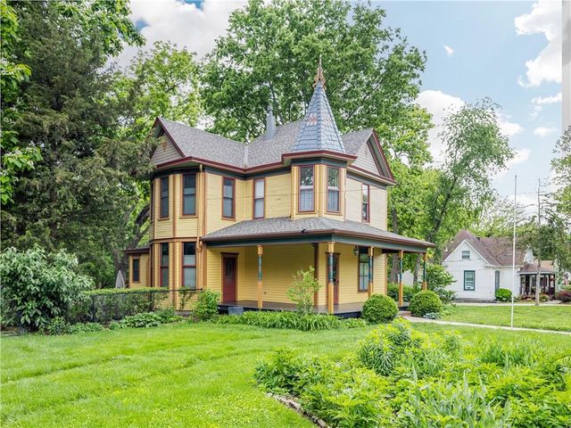 1704 SW Walnut Street, Blue Springs, MO 64015
