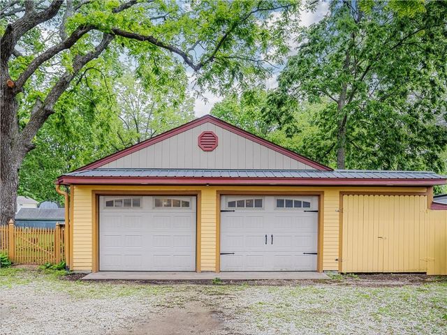 1704 SW Walnut Street, Blue Springs, MO 64015