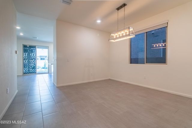 6836 W Canopus Loop, Tucson, AZ 85757