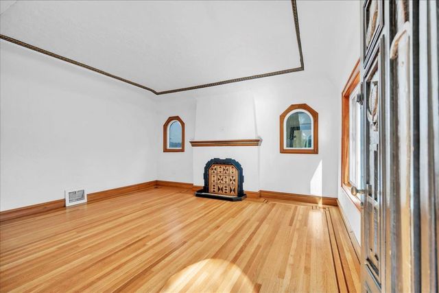 2805 E St, Sacramento, CA 95816