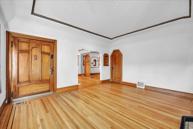 2805 E St, Sacramento, CA 95816