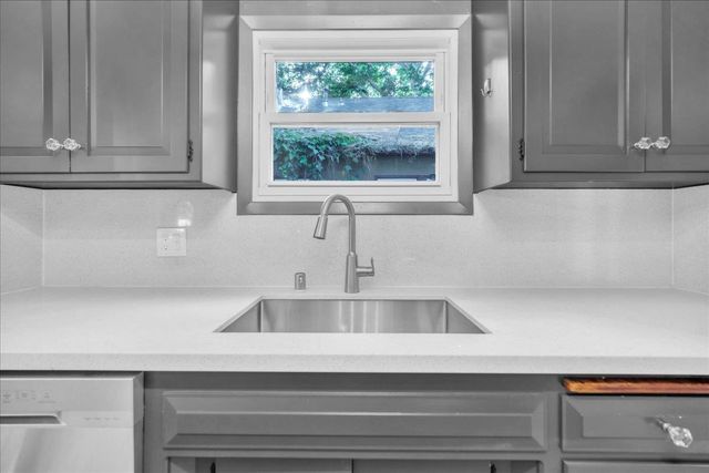 2805 E St, Sacramento, CA 95816