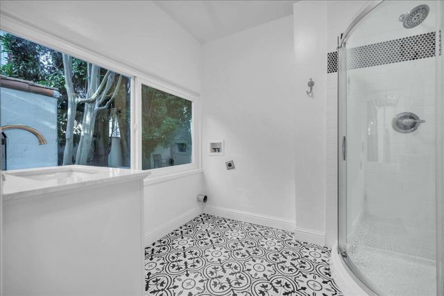 2805 E St, Sacramento, CA 95816