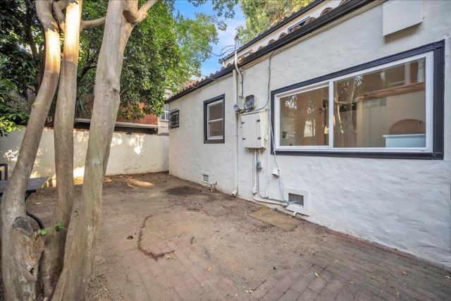 2805 E St, Sacramento, CA 95816