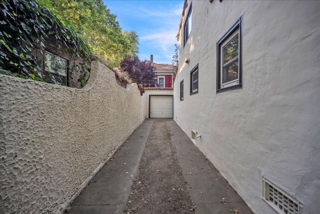 2805 E St, Sacramento, CA 95816