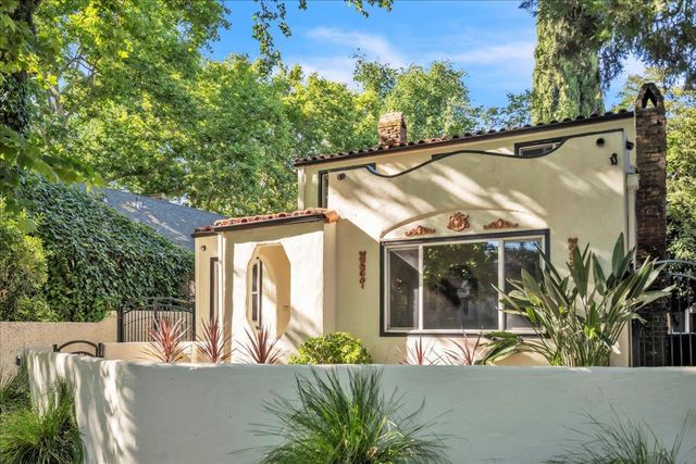 2805 E St, Sacramento, CA 95816