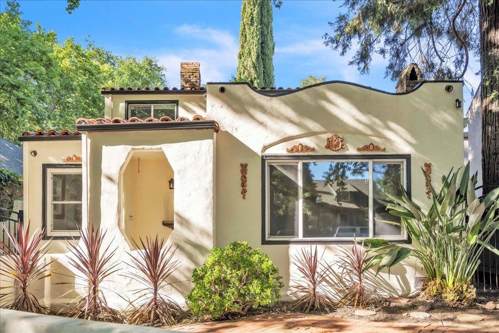 2805 E St, Sacramento, CA 95816