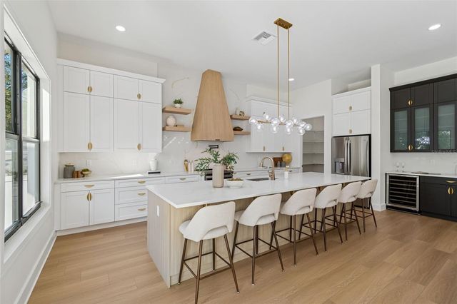 4714 W LEILA AVENUE, Tampa, FL 33616