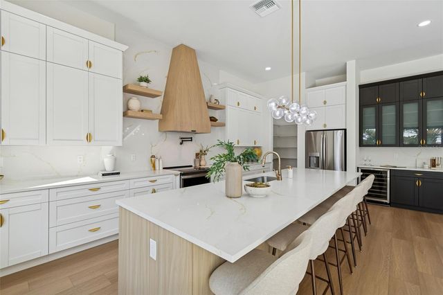 4714 W LEILA AVENUE, Tampa, FL 33616