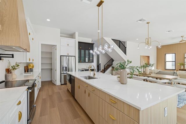 4714 W LEILA AVENUE, Tampa, FL 33616