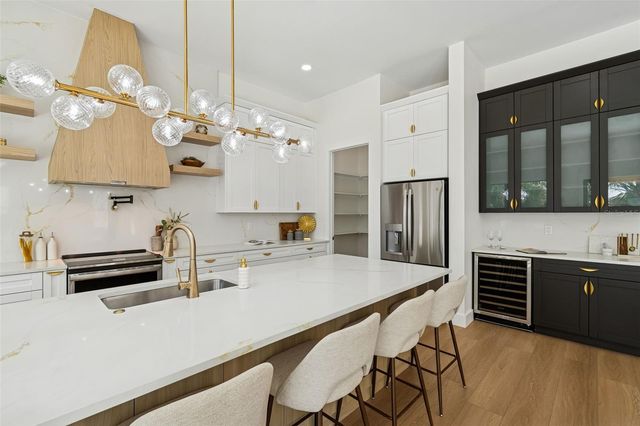 4714 W LEILA AVENUE, Tampa, FL 33616