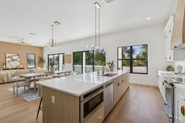 4714 W LEILA AVENUE, Tampa, FL 33616