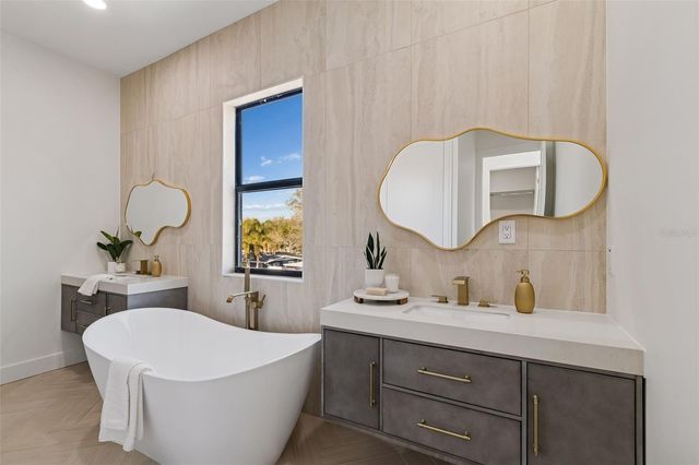 4714 W LEILA AVENUE, Tampa, FL 33616