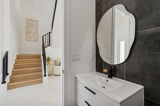 4714 W LEILA AVENUE, Tampa, FL 33616