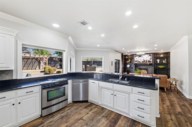 1024 Pebble Beach Drive, Mansfield, TX 76063