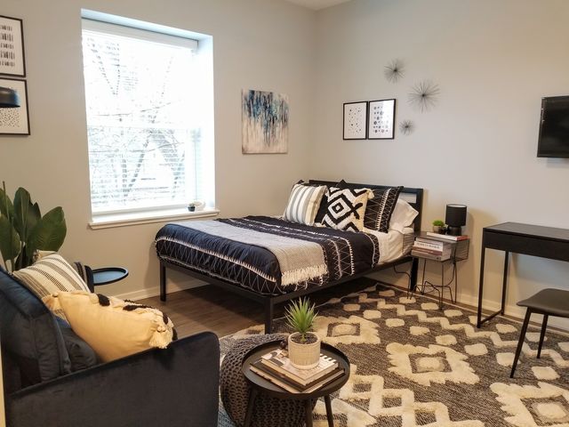 5240 N Winthrop Avenue 409, Chicago, IL 60640