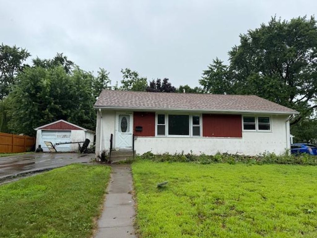 5431 James Avenue N, Brooklyn Center, MN 55430
