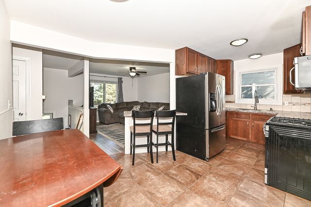 6811 236th Avenue, Salem, WI 53168