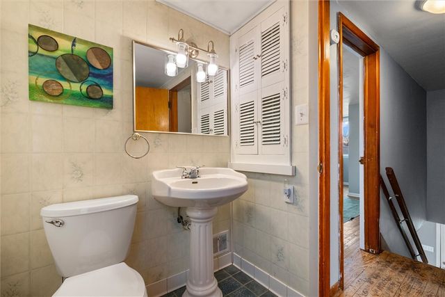 1908 Haywood St, Farrell, PA 16121