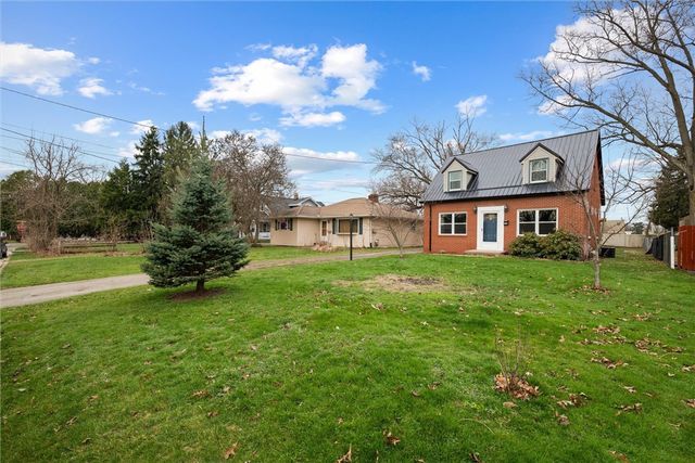 1908 Haywood St, Farrell, PA 16121