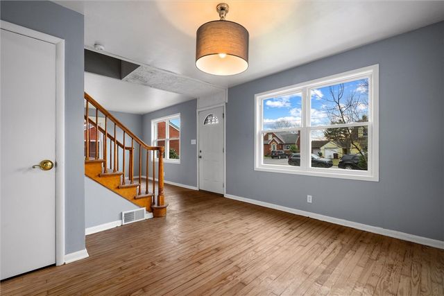 1908 Haywood St, Farrell, PA 16121