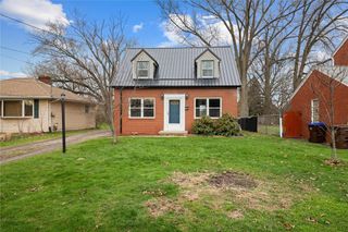 1908 Haywood St, Farrell, PA 16121