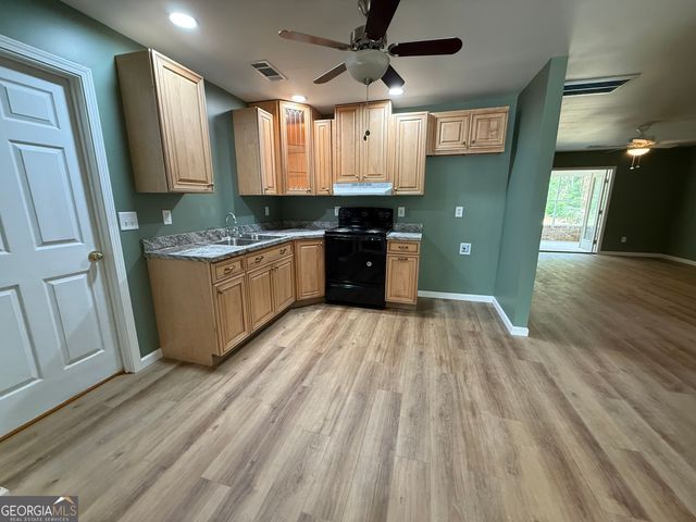 240 Sims Street, Barnesville, GA 30204