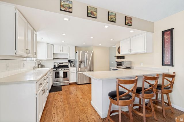 9832 S FALCONHURST DR, Sandy, UT 84092