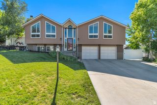 9832 S FALCONHURST DR, Sandy, UT 84092