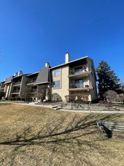 9169 Del Prado Drive 2E, Palos Hills, IL 60465