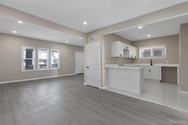 1565 Glendale Street, Detroit, MI 48238