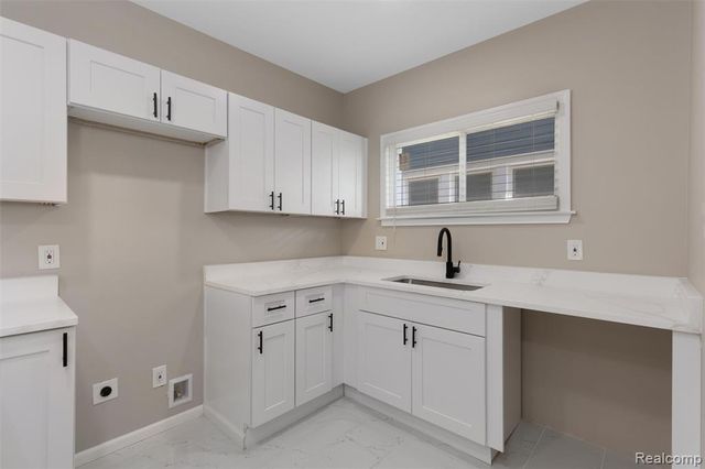 1565 Glendale Street, Detroit, MI 48238