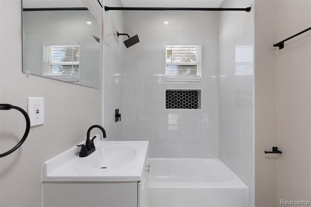 1565 Glendale Street, Detroit, MI 48238