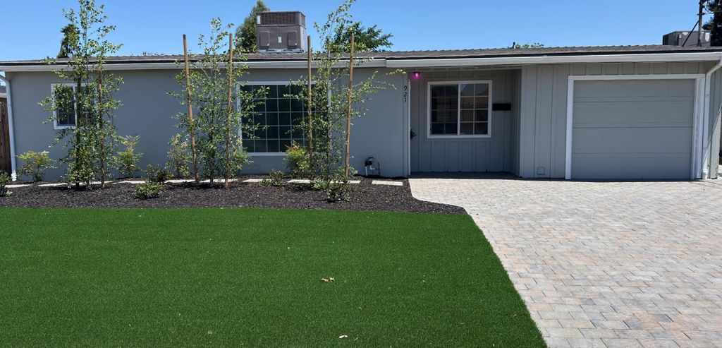 921 S Minaret Ave, Turlock, CA 95380