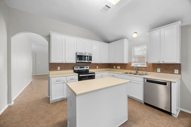 119 Aguilar DR, Hutto, TX 78634