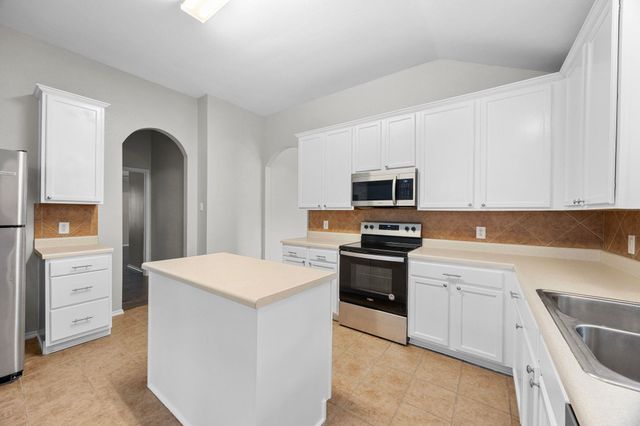 119 Aguilar DR, Hutto, TX 78634