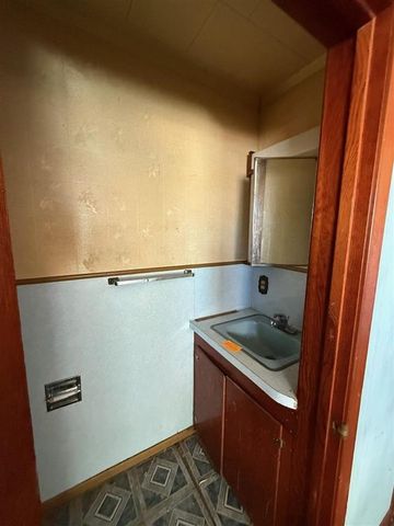 914 Howard Street, Jennings, LA 70546