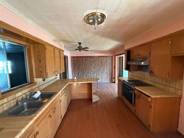 914 Howard Street, Jennings, LA 70546