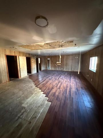 914 Howard Street, Jennings, LA 70546