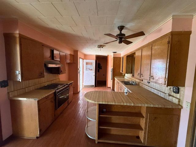 914 Howard Street, Jennings, LA 70546