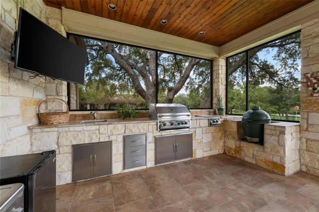 27017 Masters Parkway, Spicewood, TX 78669