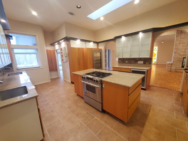 2801 12th Avenue, Rock Island, IL 61201