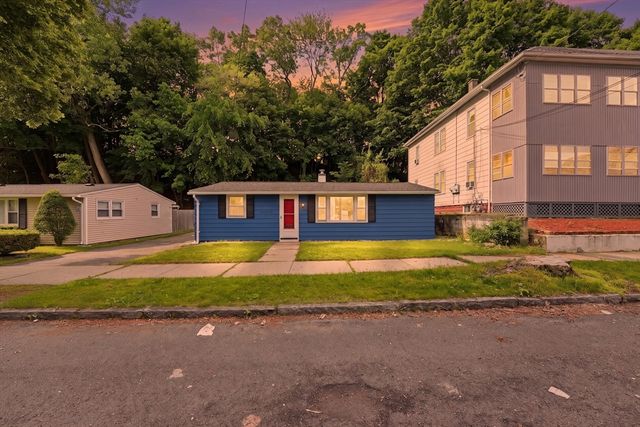 165 Hampden St, Springfield, MA 01151