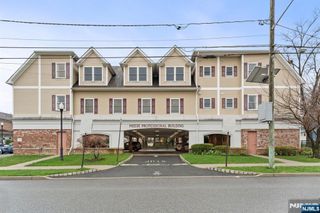17 Elm Avenue, Hackensack, NJ 07601