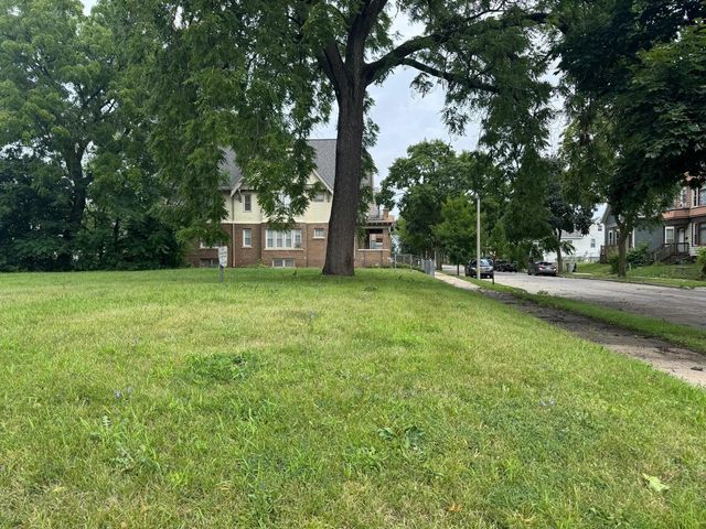 2511 N 15TH STREET, Milwaukee, WI 53206