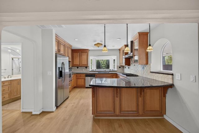 23889 Summit Road, Los Gatos, CA 95033