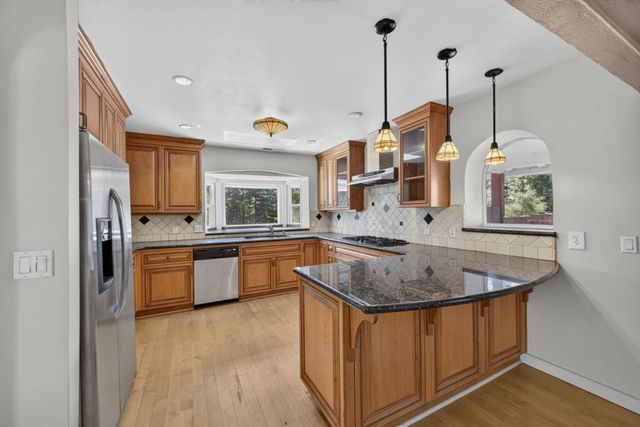 23889 Summit Road, Los Gatos, CA 95033